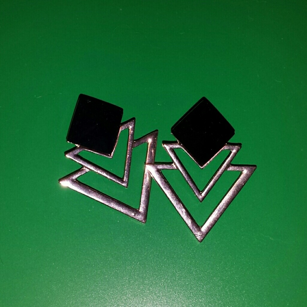 Beautiful 00 gauge dangle plugs